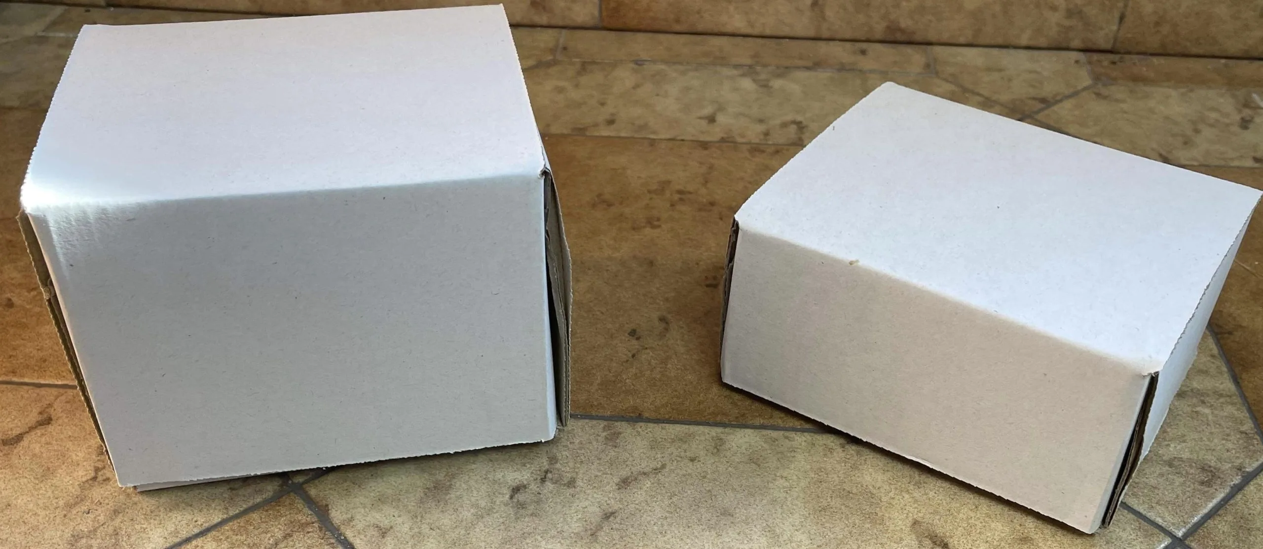 100 x Cardboard Mailer Boxes Die-cut White Small 2 100 x Cardboard Mailer Boxes Die-cut White Small - Image 2